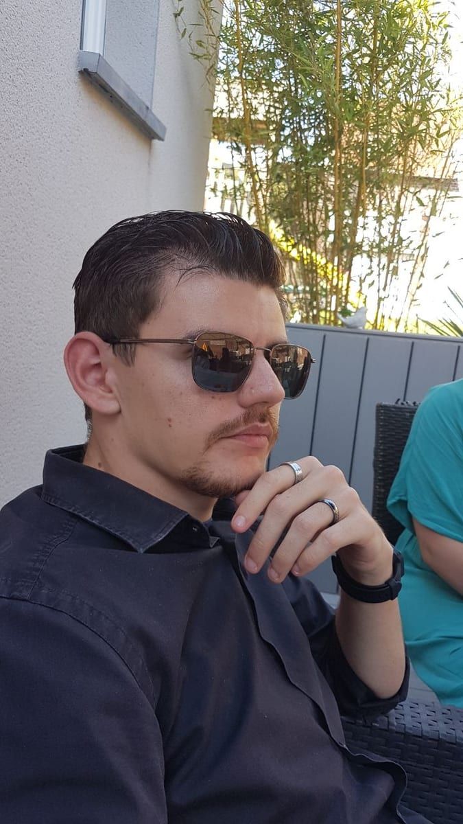 Augustin - Telegram gay à Ulrichen Profil de Augustin, 24 ans, Telegram gay à Ulrichen (Valais)