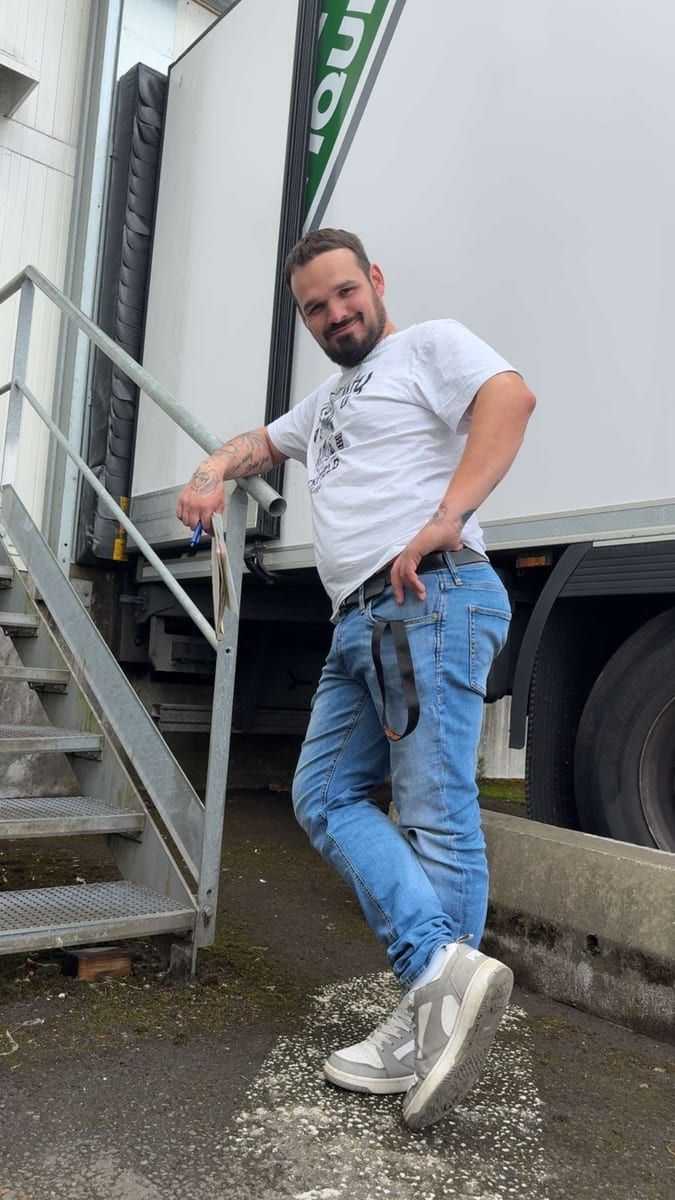 Tana - Telegram gay à Rüti GL Profil de Tana, 25 ans, Telegram gay à Rüti GL (Glaris)