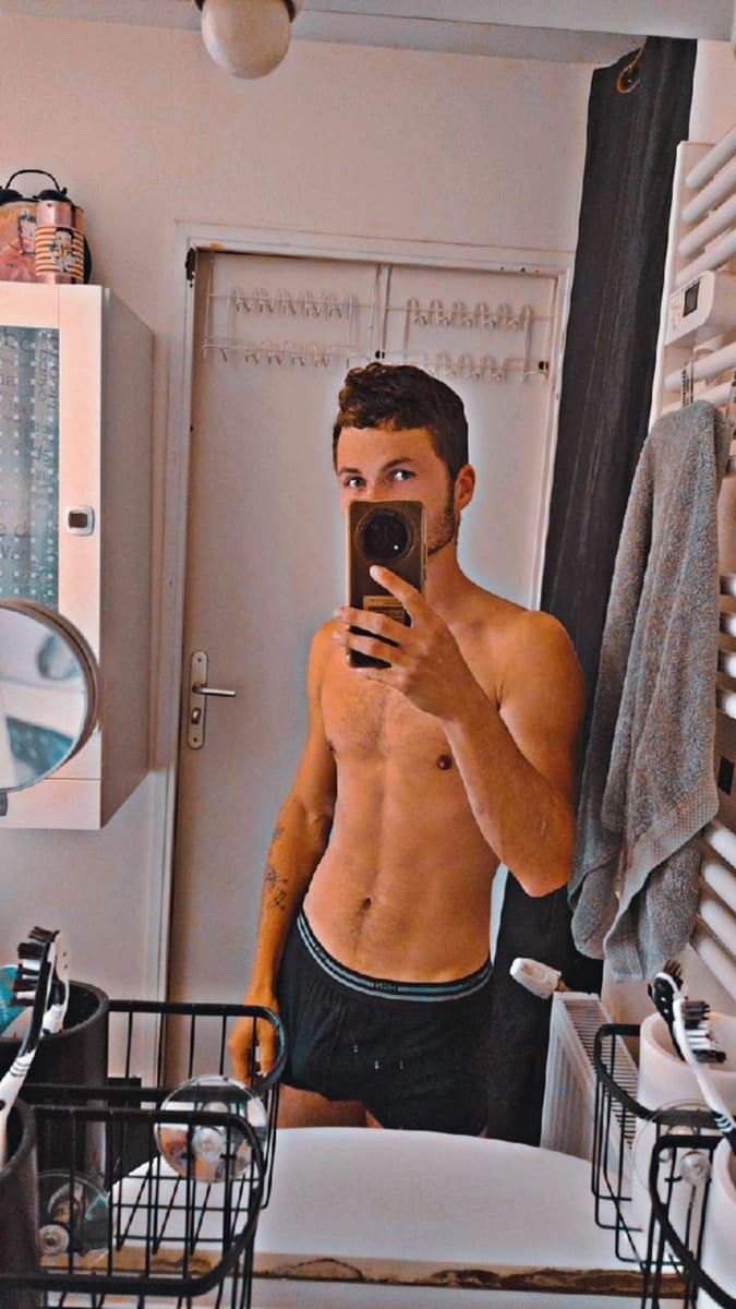 Thomas - Telegram gay à Greppen Profil de Thomas, 44 ans, Telegram gay à Greppen (Lucerne)