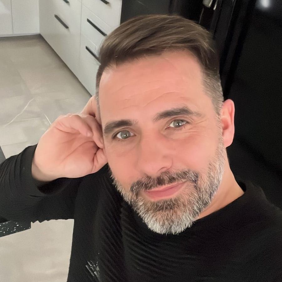 Moustapha - Telegram gay à Jongny Profil de Moustapha, 42 ans, Telegram gay à Jongny (Vaud)