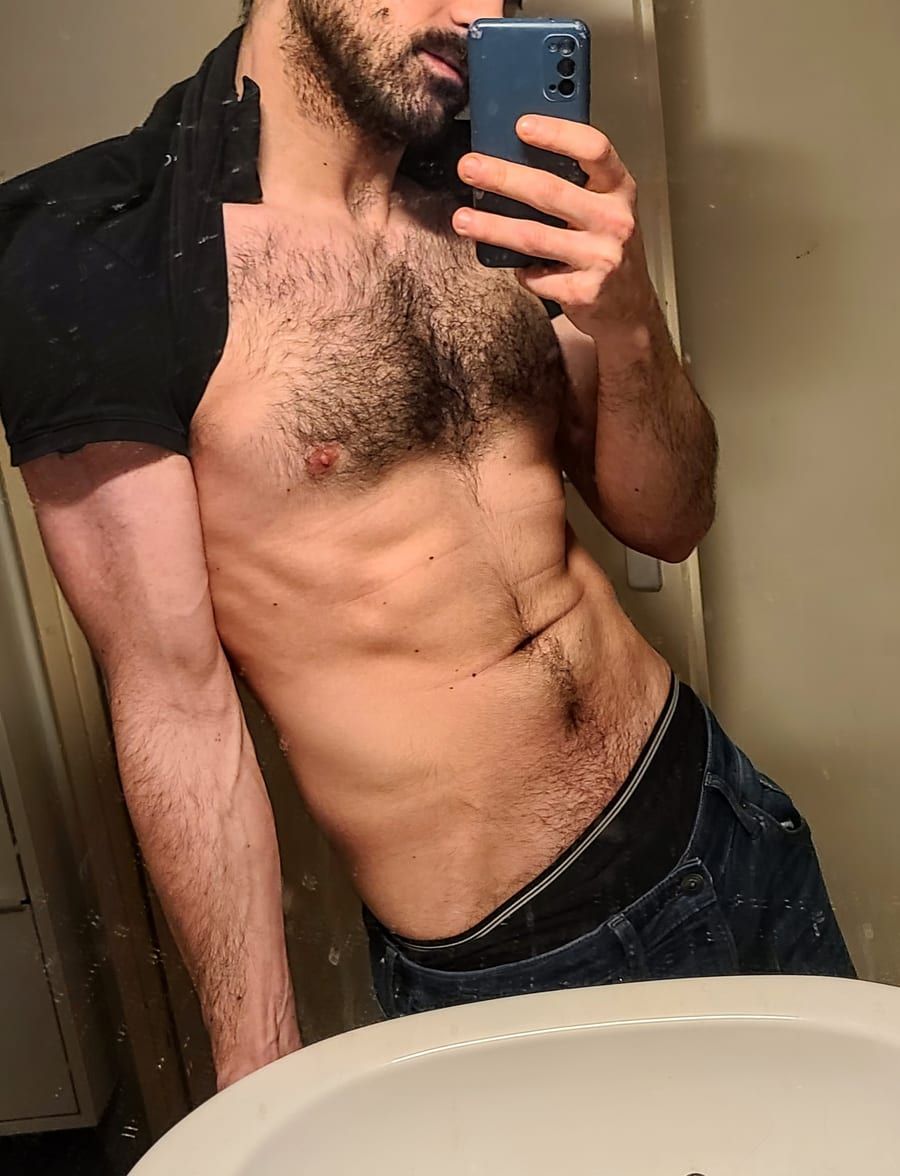 Bastien - Telegram gay à Corgémont Profil de Bastien, 42 ans, Telegram gay à Corgémont (Berne)