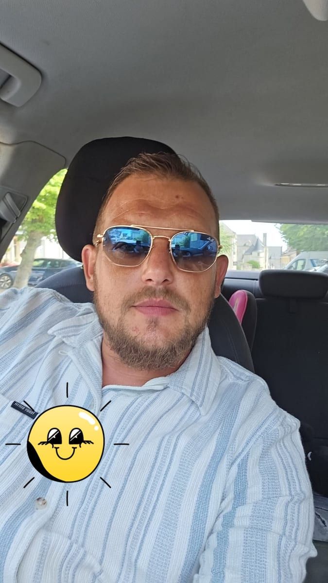 Louis-gabriel - Telegram gay à Gimel Profil de Louis-gabriel, 30 ans, Telegram gay à Gimel (Vaud)