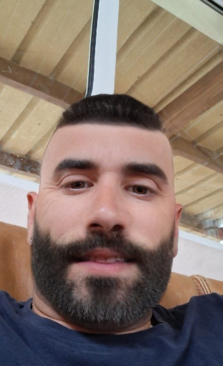 Polycarpe - Telegram gay à Someo Profil de Polycarpe, 25 ans, Telegram gay à Someo (Tessin)