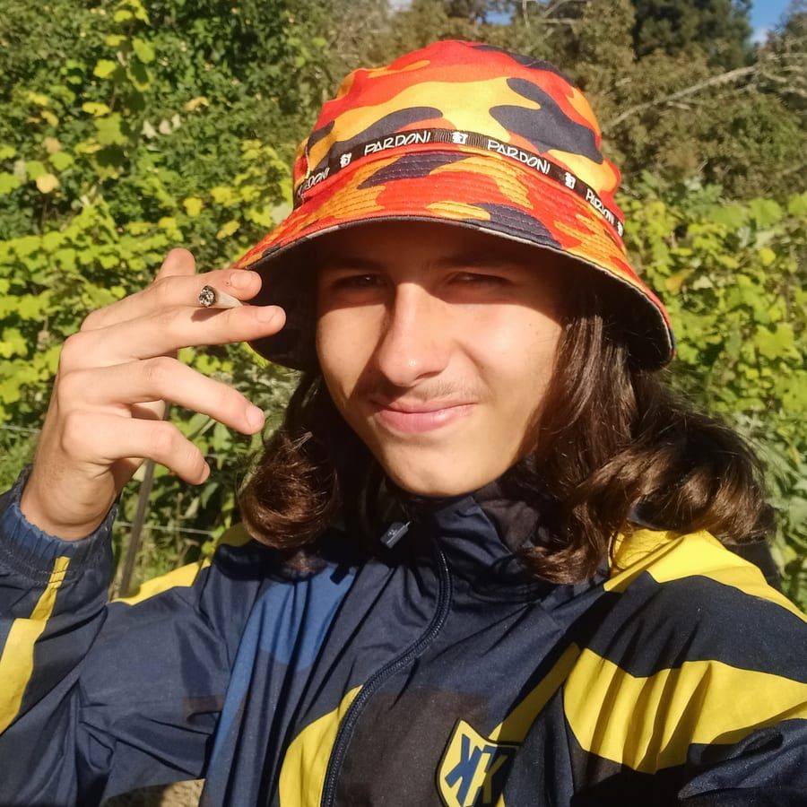 Fayssal - Telegram gay à Miralago Profil de Fayssal, 39 ans, Telegram gay à Miralago (Grisons)