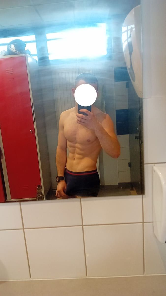 Cédric - Telegram gay à Porrentruy Profil de Cédric, 30 ans, Telegram gay à Porrentruy (Jura)