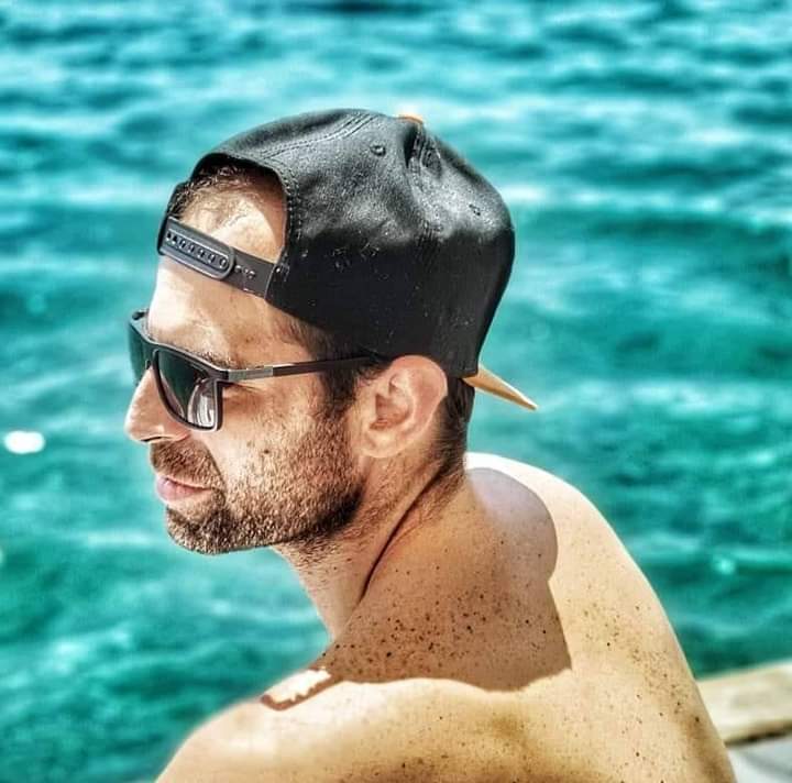 Kyron - Telegram gay à Luins Profil de Kyron, 30 ans, Telegram gay à Luins (Vaud)