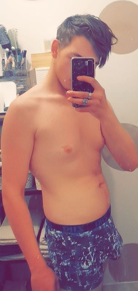 Aness - Telegram gay à Yvorne Profil de Aness, 24 ans, Telegram gay à Yvorne (Vaud)