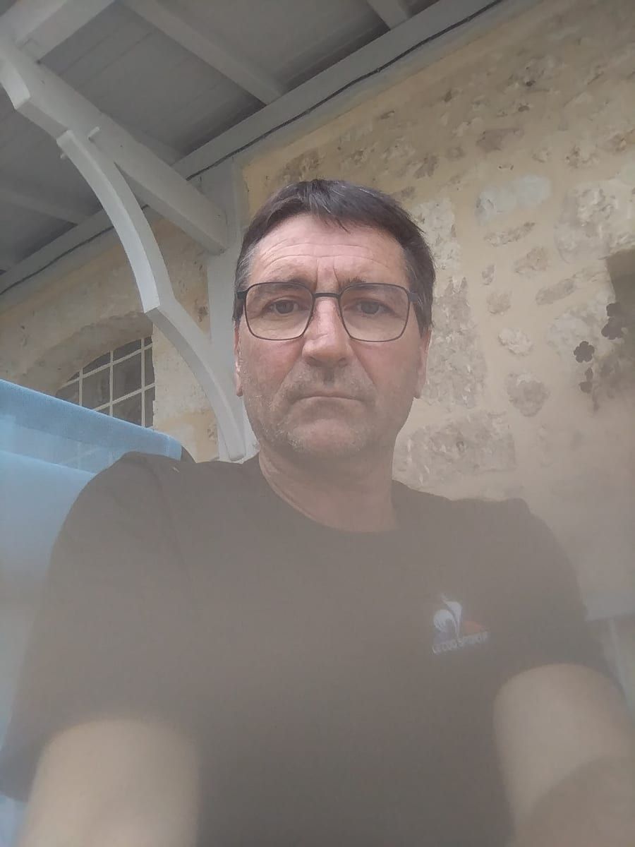 Léandre - Telegram gay à Werdenberg Profil de Léandre, 32 ans, Telegram gay à Werdenberg (Saint-Gall)