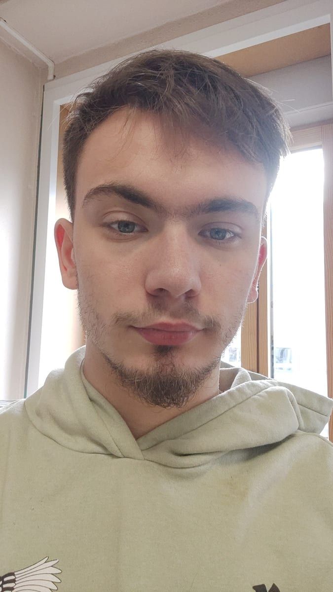 Zbigniew - Telegram gay à Liddes Profil de Zbigniew, 27 ans, Telegram gay à Liddes (Valais)