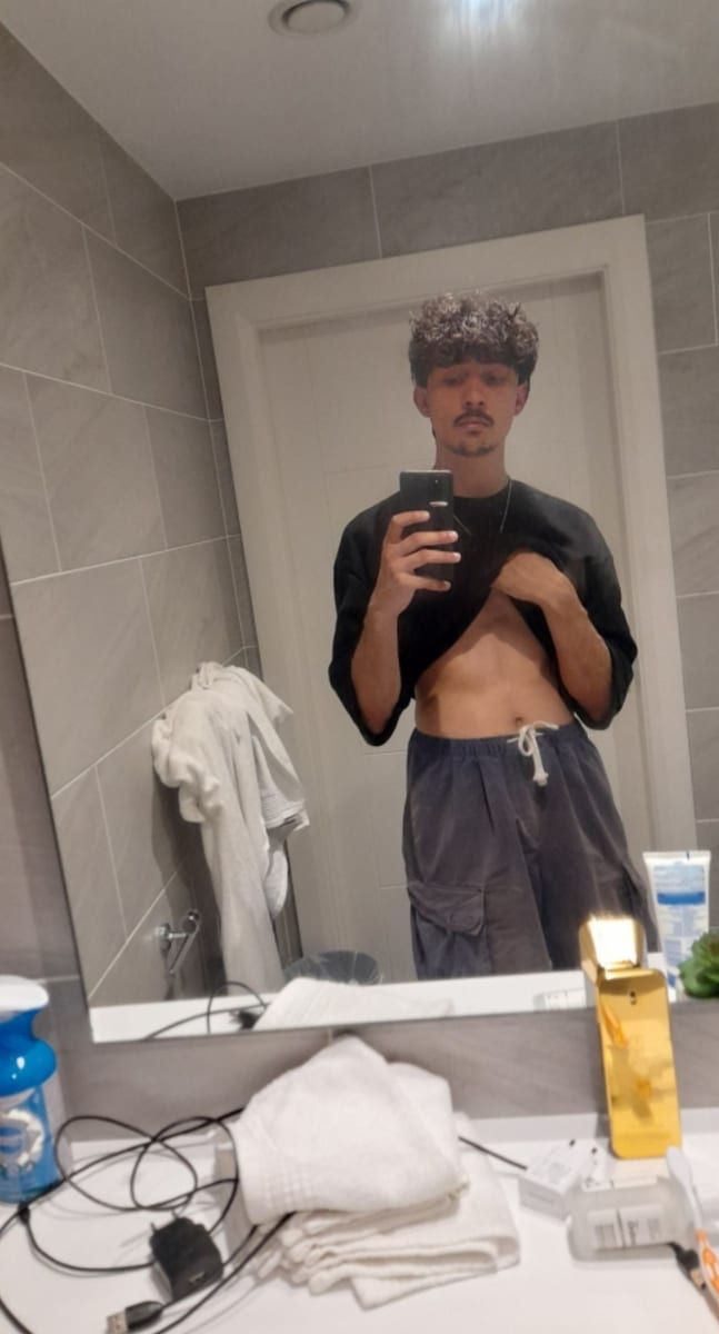 Lucius - Telegram gay à Savognin Profil de Lucius, 29 ans, Telegram gay à Savognin (Grisons)