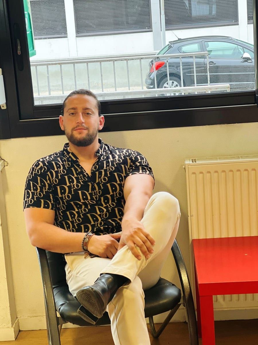 Precieux - Telegram gay à Wynigen Profil de Precieux, 22 ans, Telegram gay à Wynigen (Berne)