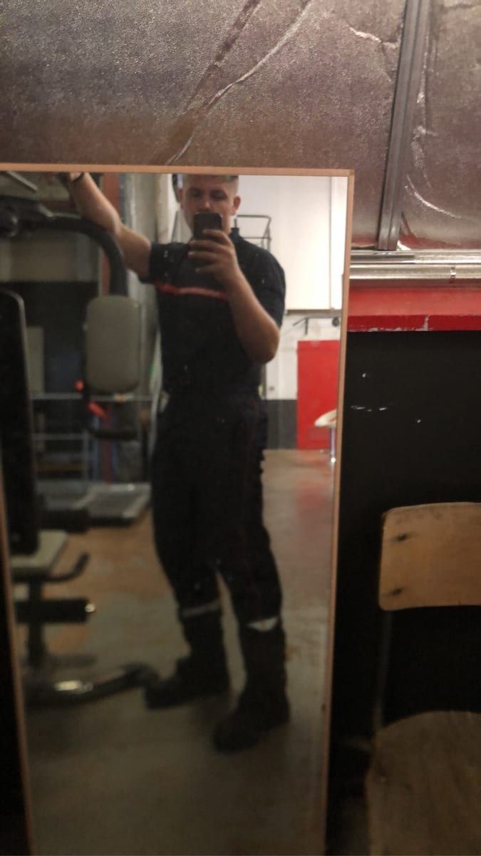 Vedat - Telegram gay à Welschenrohr Profil de Vedat, 32 ans, Telegram gay à Welschenrohr (Soleure)