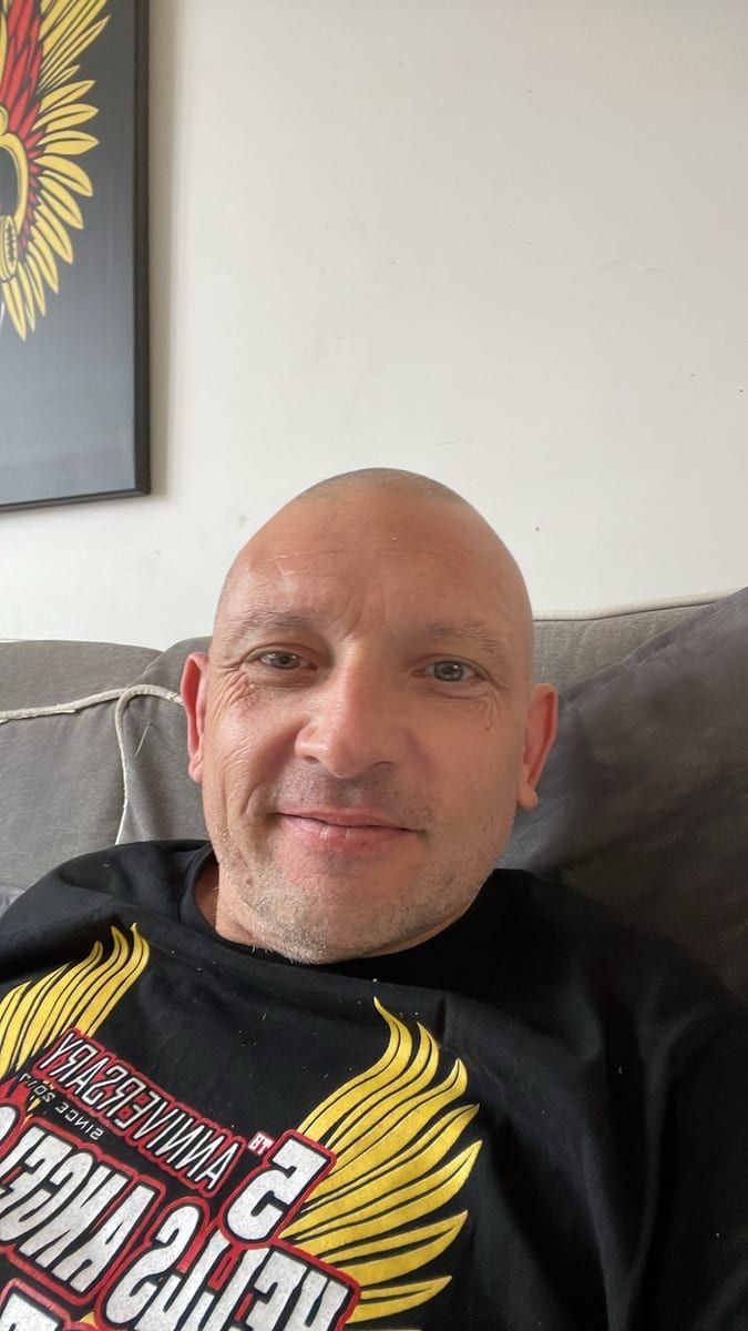 Nell - Telegram gay à Simplon Hospiz Profil de Nell, 42 ans, Telegram gay à Simplon Hospiz (Valais)