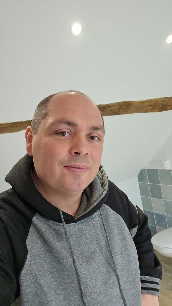 Remus - Telegram gay à Unterschächen Profil de Remus, 23 ans, Telegram gay à Unterschächen (Uri)