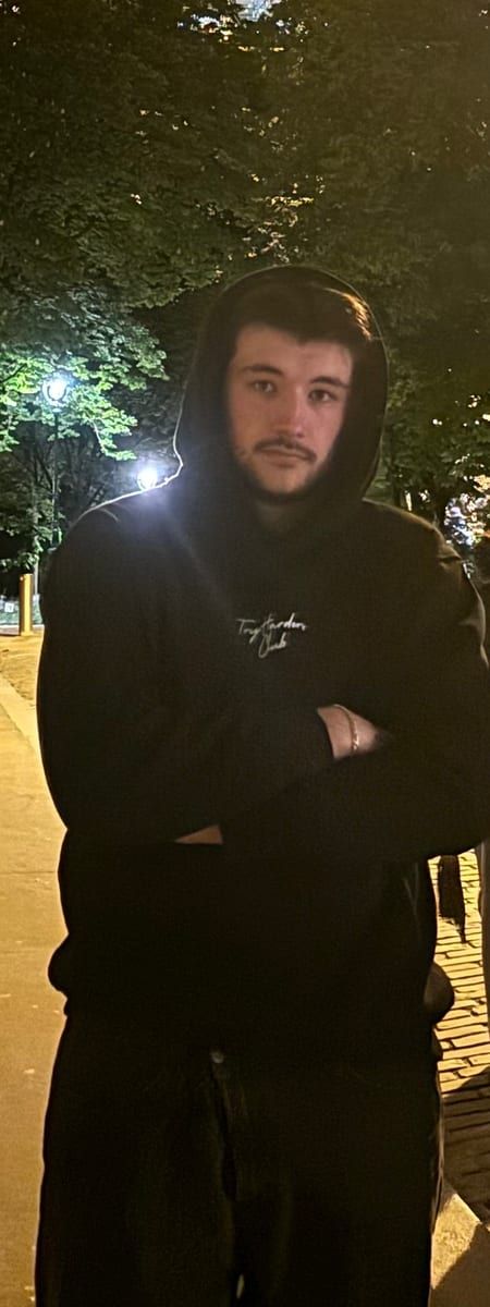 Abdelrezak - Telegram gay à Longirod Profil de Abdelrezak, 41 ans, Telegram gay à Longirod (Vaud)