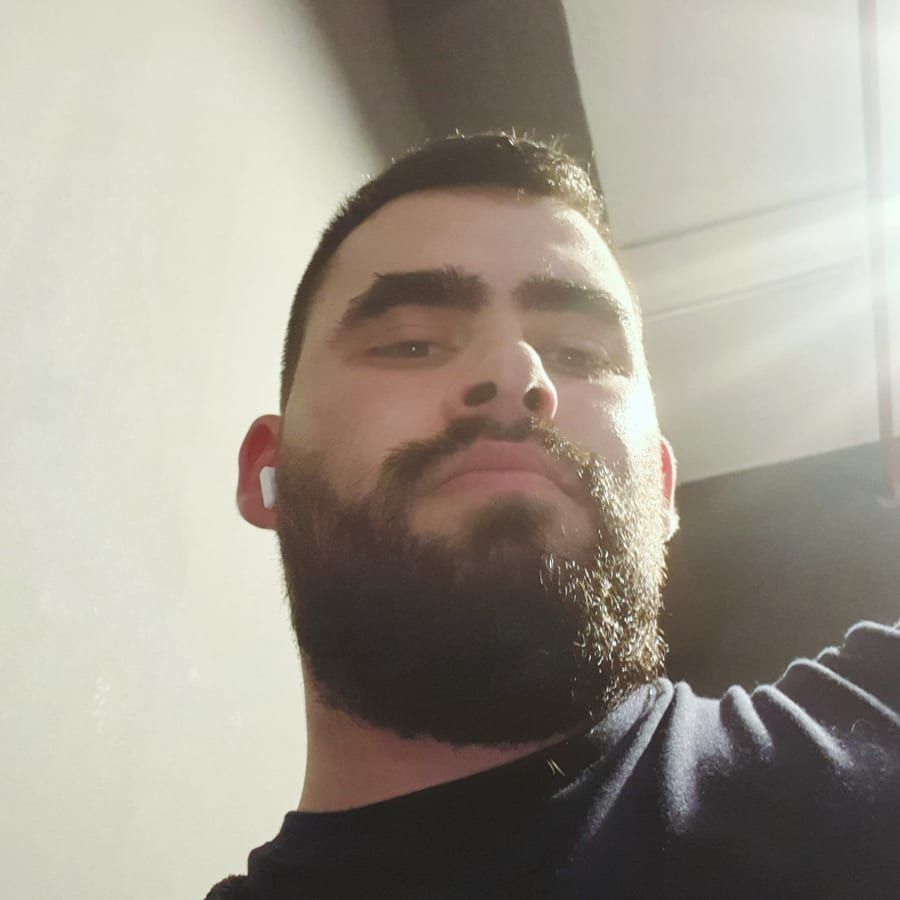 Jannik - Telegram gay à Gisikon Profil de Jannik, 25 ans, Telegram gay à Gisikon (Lucerne)