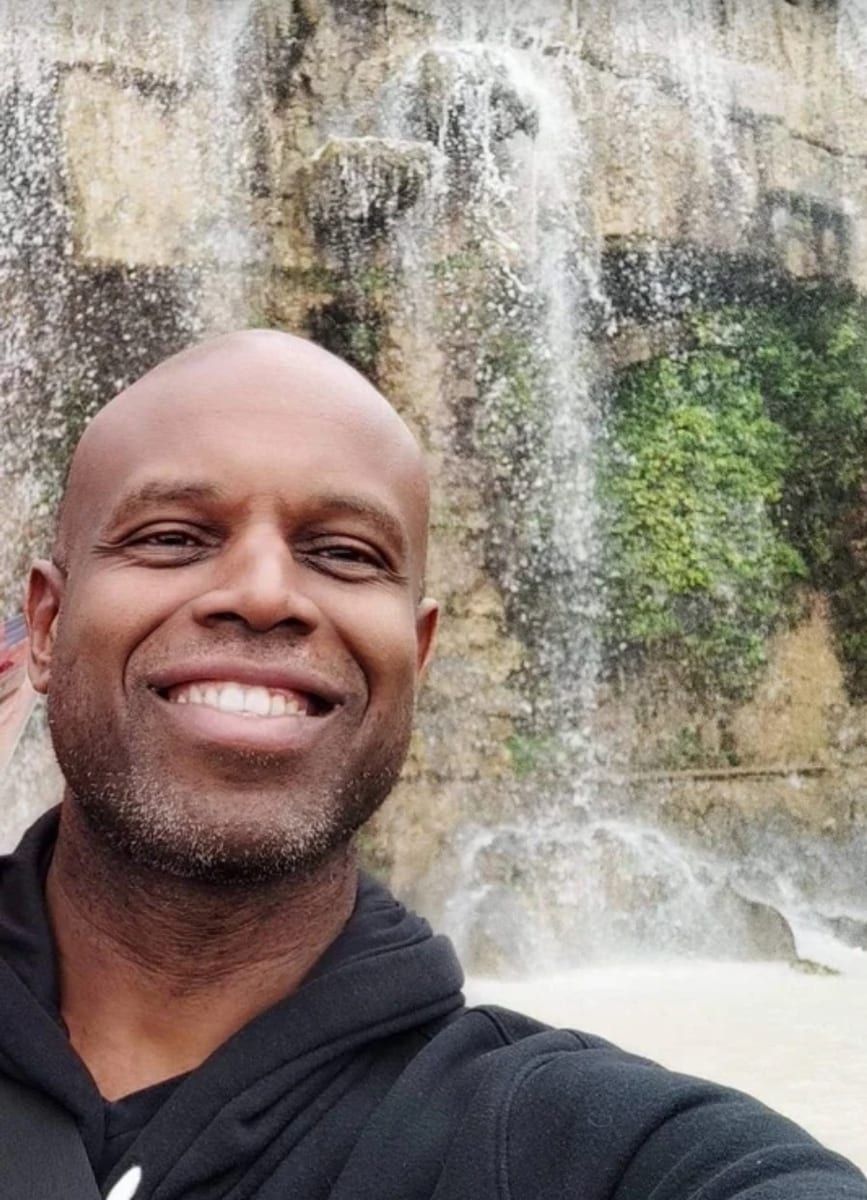 Abdourahman - Telegram gay à Rothenbrunnen Profil de Abdourahman, 37 ans, Telegram gay à Rothenbrunnen (Grisons)