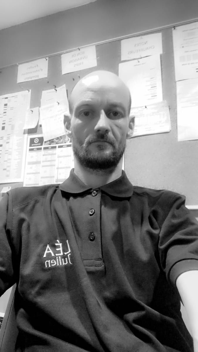 Linus - Telegram gay à Stachen Profil de Linus, 28 ans, Telegram gay à Stachen (Thurgovie)