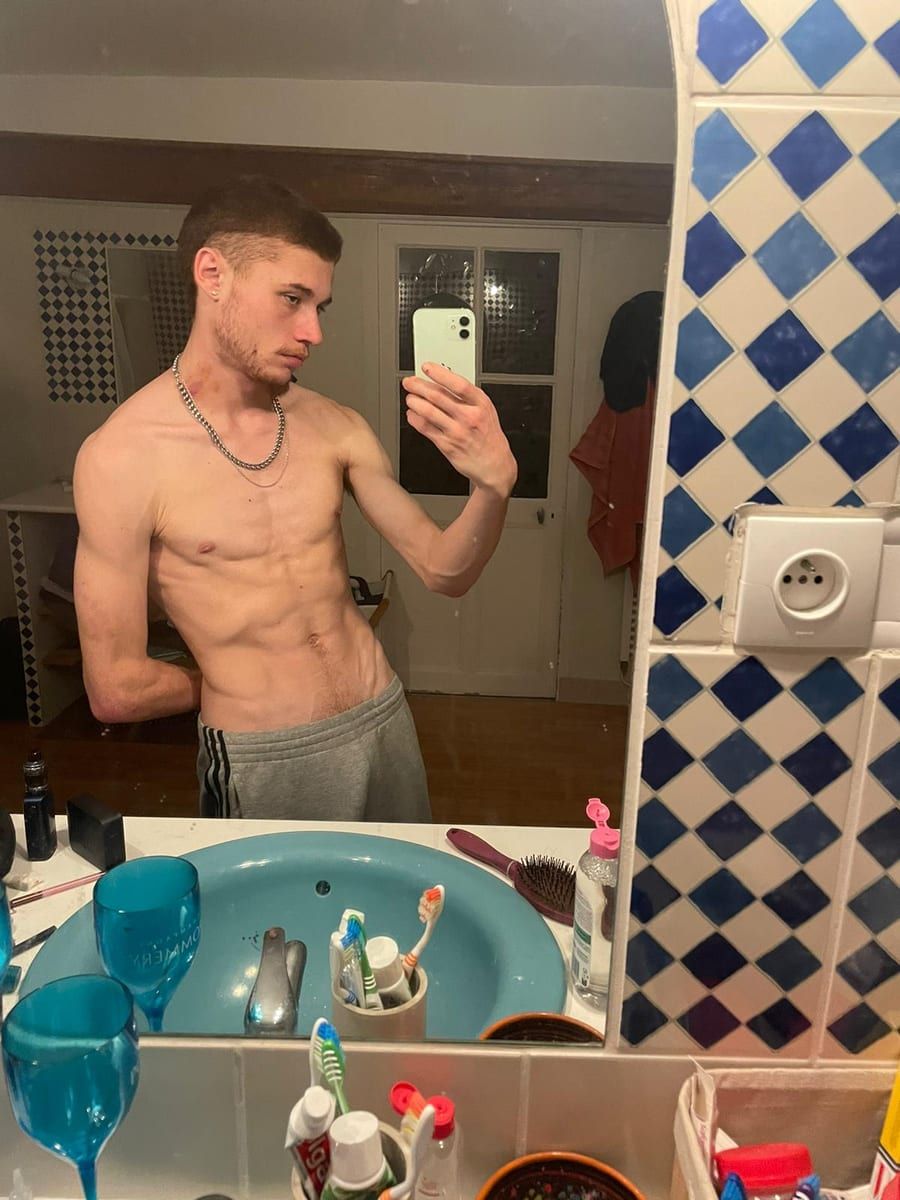 Fredy - Telegram gay à Eiken Profil de Fredy, 23 ans, Telegram gay à Eiken (Argovie)