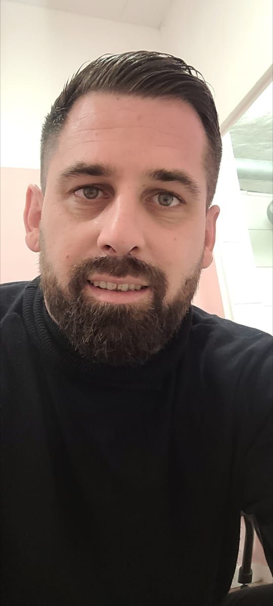 Lam - Telegram gay à Eclépens Profil de Lam, 35 ans, Telegram gay à Eclépens (Vaud)