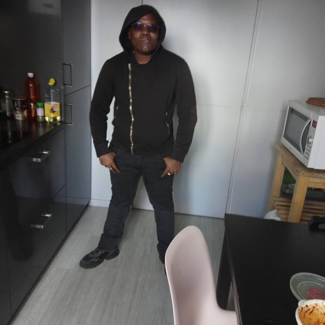 Housem - Telegram gay à Bruson Profil de Housem, 44 ans, Telegram gay à Bruson (Valais)