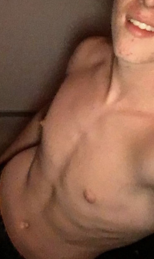 Vianney - Telegram gay à Vernayaz Profil de Vianney, 26 ans, Telegram gay à Vernayaz (Valais)