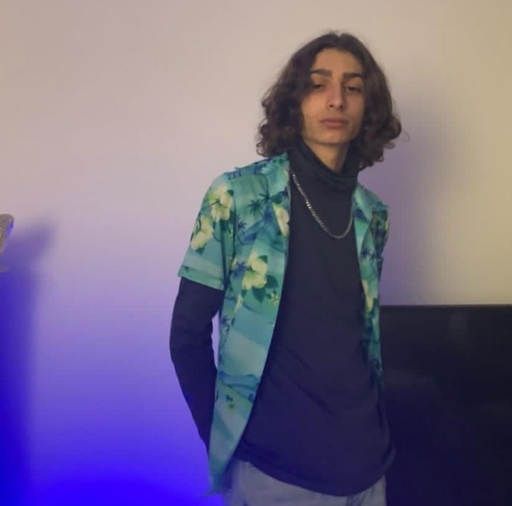 Profil de Houdheyfa, 22 ans, Telegram gay à Teufen AR (Appenzell Rhodes-Extérieures)