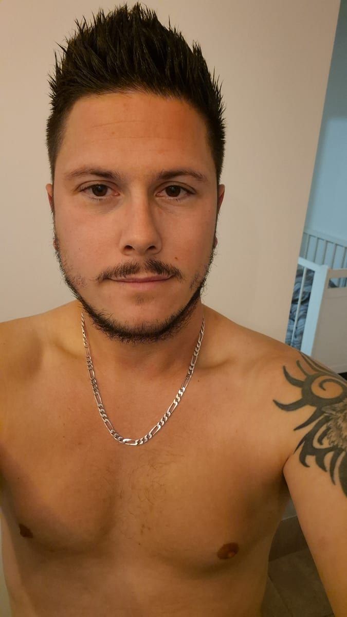 Patern - Telegram gay à Muttenz Profil de Patern, 42 ans, Telegram gay à Muttenz (Bâle-Campagne)